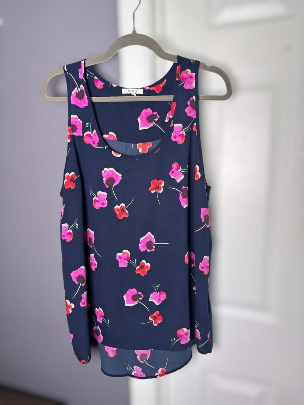 Pleione Navy Blue Pink Floral Sleeveless Blouse Scoop Neck Large